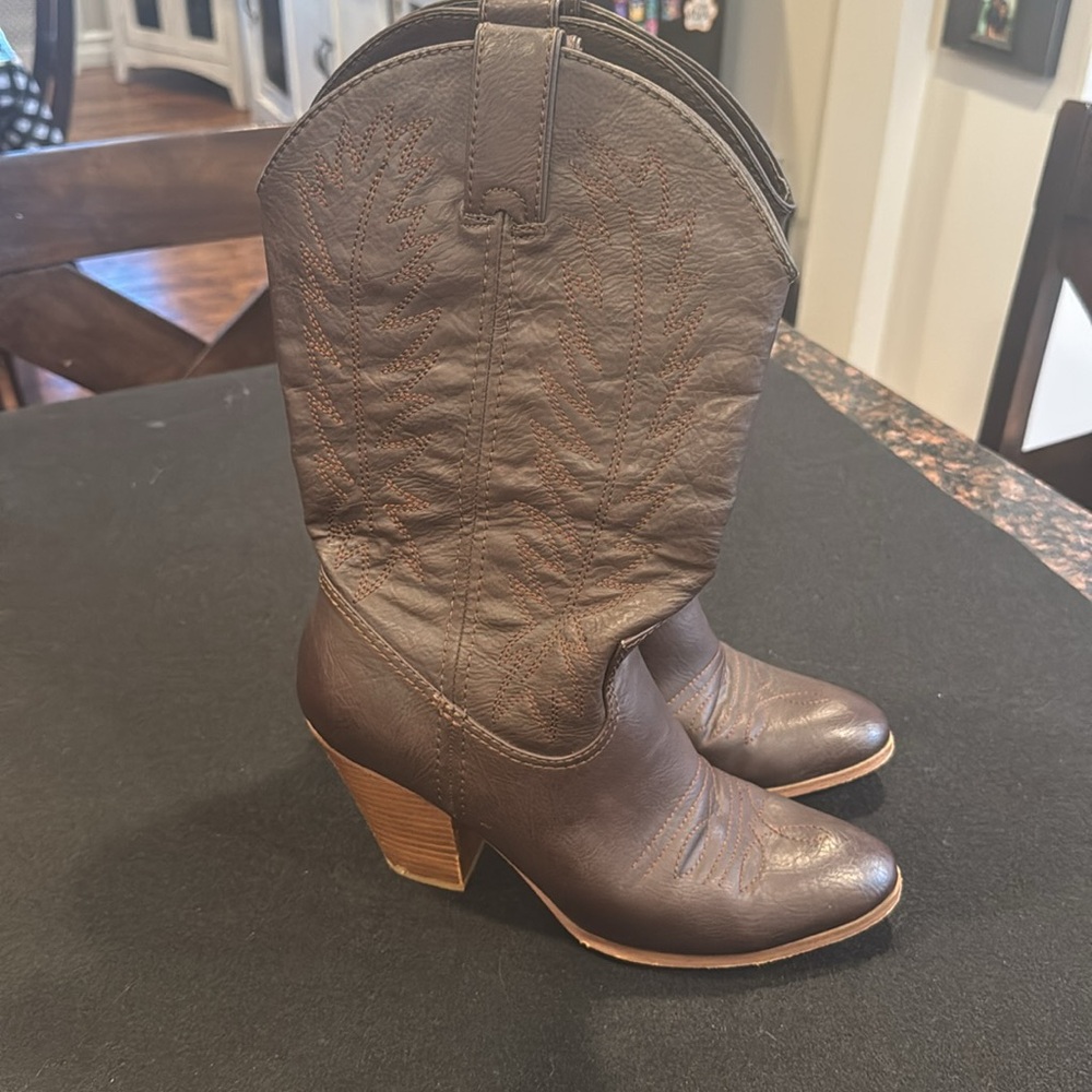 Miranda Lambert cowboy boots- women’s size 10